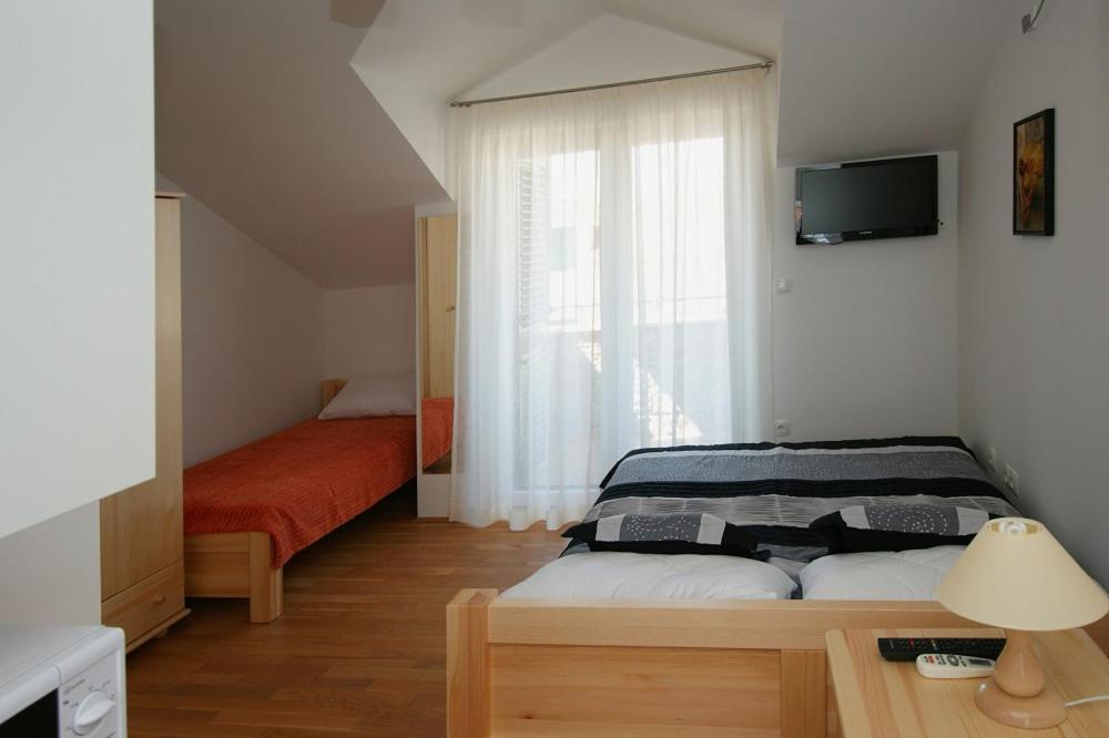 Villa Trio Srima Exteriör bild